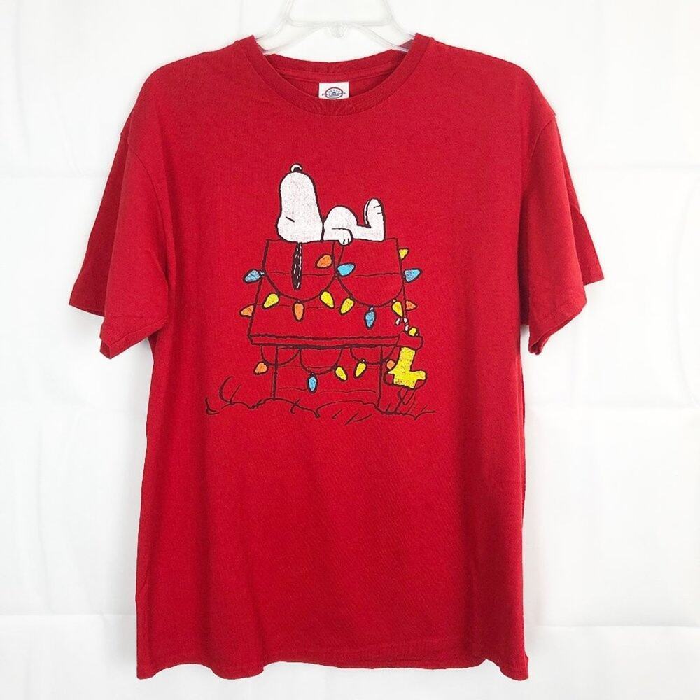 Snoopy Holiday Red Tee 100% Preshrunk Cotton Size Large